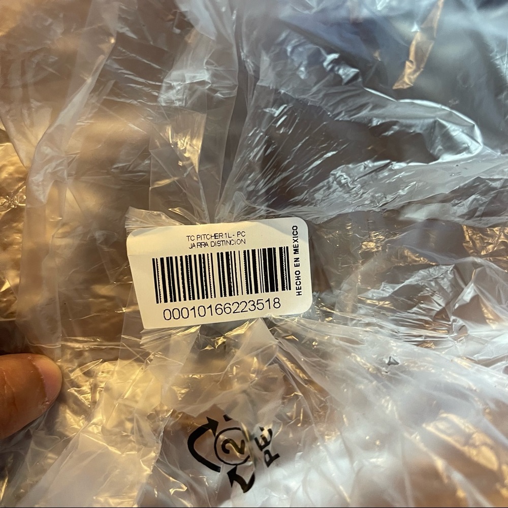 Tupperware Pitcher - Picture 6 of 6